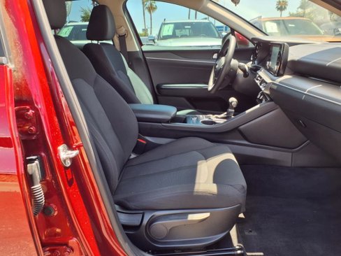 Used 2021 Kia K5 LXS image 10