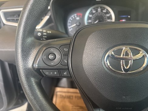 Used 2021 Toyota Corolla LE image 15