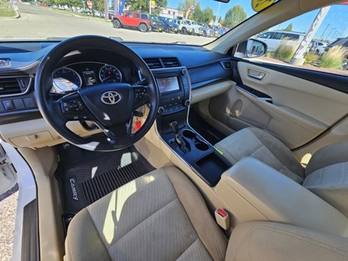 Used 2017 Toyota Camry LE image 14