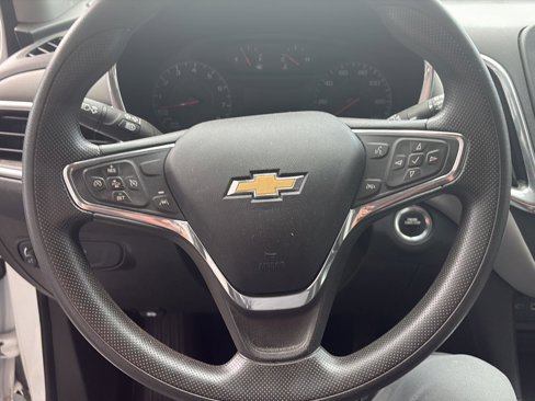 Used 2020 Chevrolet Equinox LS image 11