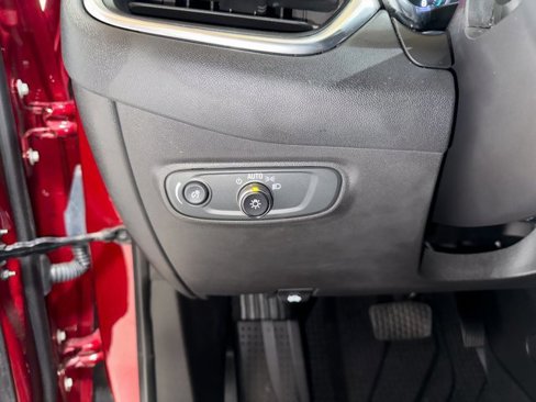 Used 2023 Chevrolet Equinox LT image 9
