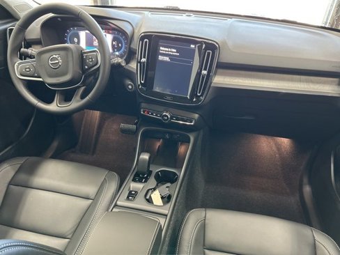 New 2025 Volvo XC40 B5 Core w/ Protection Package Premier image 6