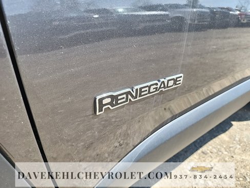 Used 2020 Jeep Renegade Latitude w/ Cold Weather Group image 30