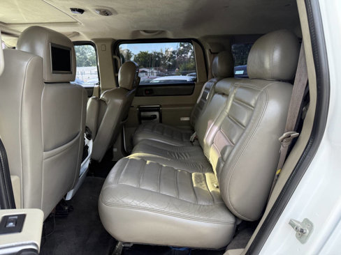 Used 2003 HUMMER H2 w/ Preferred Equipment Group image 32