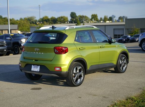 Used 2021 Hyundai Venue SEL w/ Cargo Package image 5