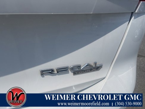Used 2018 Buick Regal Essence w/ Driver Confidence Package #1 image 38
