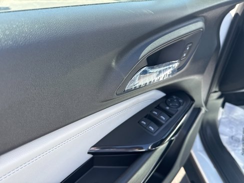 New 2025 Chevrolet Trax LT w/ LT Convenience Package image 7