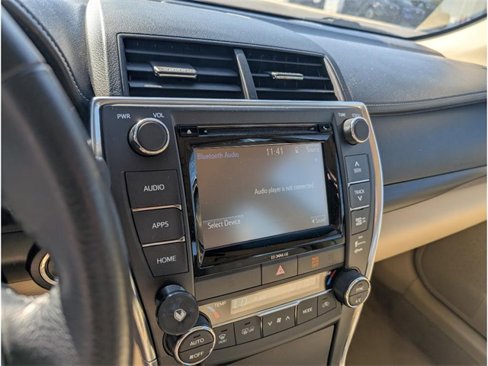 Used 2017 Toyota Camry XLE image 21