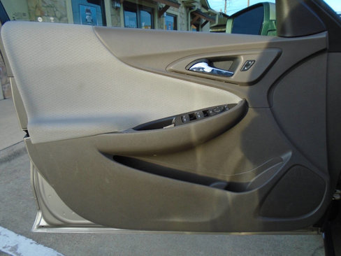 Used 2022 Chevrolet Malibu LT image 27