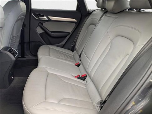 Used 2018 Audi Q3 2.0T Premium image 18