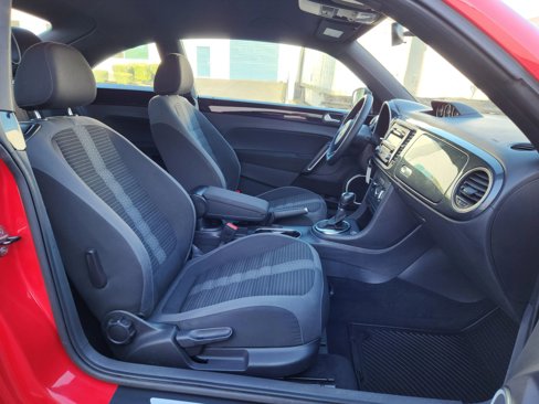 Used 2013 Volkswagen Beetle 2.0T image 12