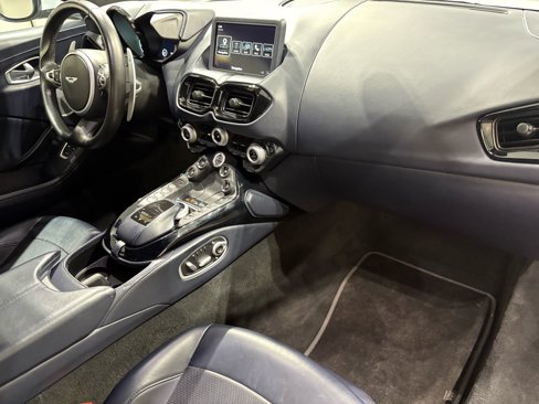 Used 2019 Aston Martin V8 Vantage Coupe image 19