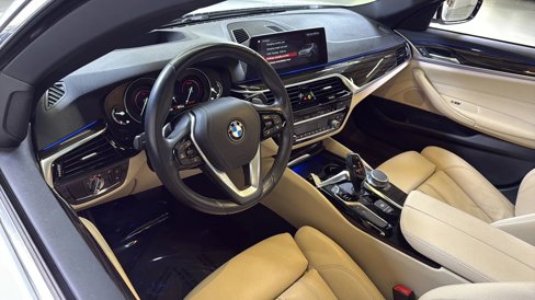 Used 2019 BMW 530e w/ Convenience Package image 28