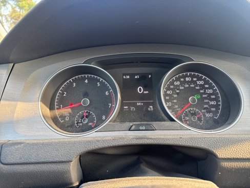 Used 2016 Volkswagen Golf S image 9