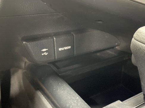 Used 2019 Toyota Camry LE image 28