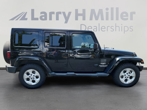 Used 2015 Jeep Wrangler Unlimited Sahara w/ Connectivity Group image 6