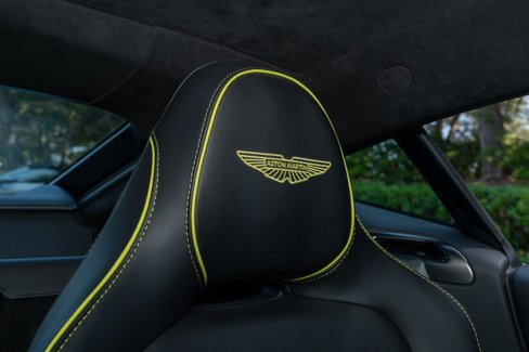 Used 2025 Aston Martin V8 Vantage Coupe image 22