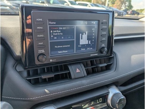 Used 2022 Toyota RAV4 XLE w/ Convenience Package image 21