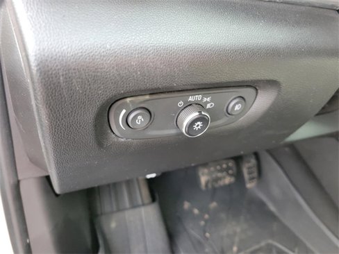 Used 2018 Chevrolet Traverse LT image 24
