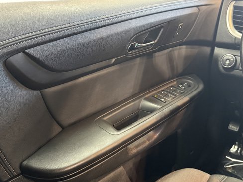 Used 2017 Chevrolet Traverse LT image 39