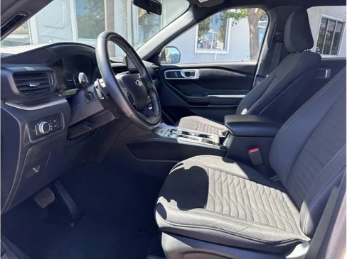 Used 2020 Ford Explorer XLT image 9