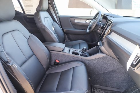 Used 2025 Volvo XC40 B5 Core w/ Protection Package Premier image 18