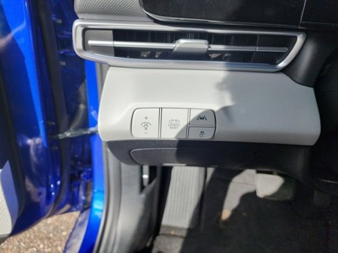 Used 2023 Hyundai Elantra Limited image 22