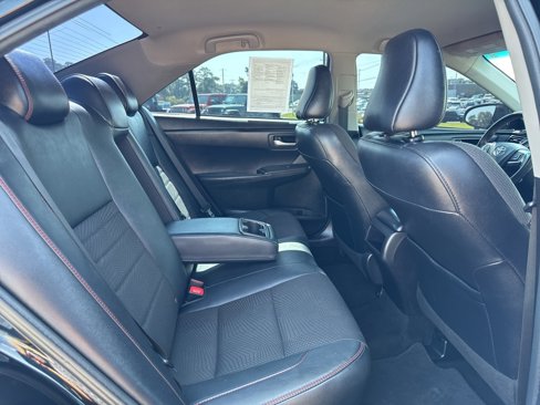 Used 2017 Toyota Camry SE image 17