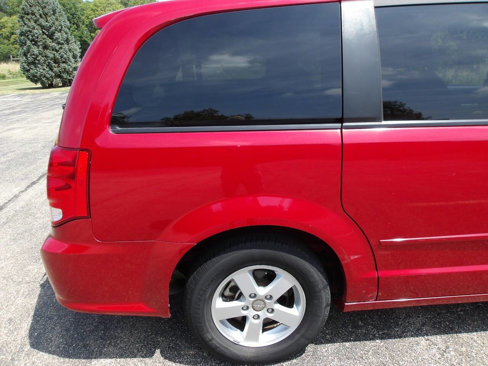 Used 2012 Dodge Grand Caravan SXT image 32