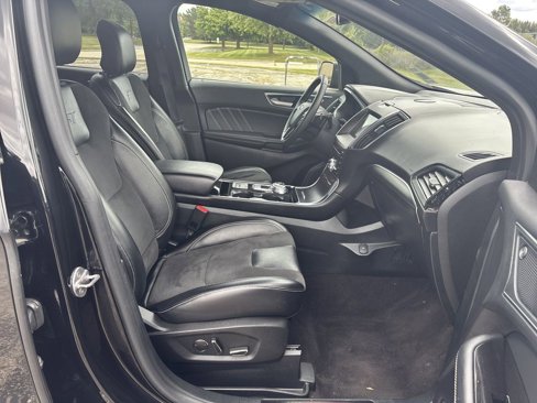 Used 2019 Ford Edge ST w/ Cold Weather Package image 30