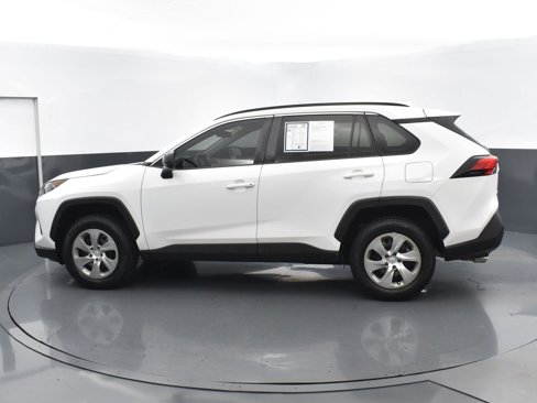Used 2019 Toyota RAV4 LE image 6