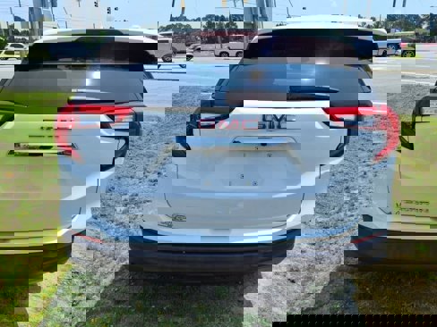 Used 2022 GMC Terrain SLE image 5