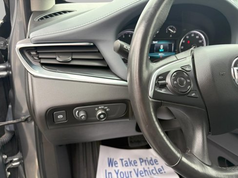 Used 2019 Buick Enclave Essence image 11