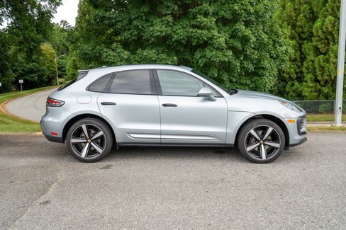 Certified 2024 Porsche Macan image 8