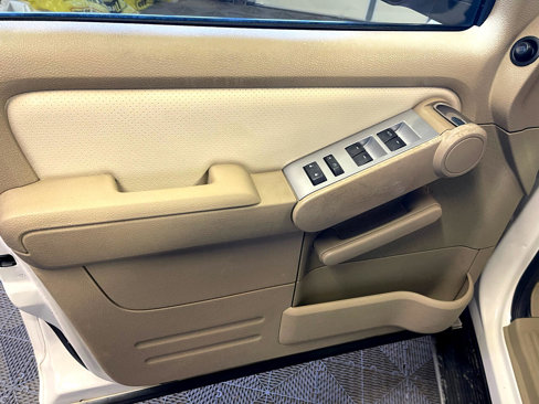 Used 2007 Mercury Mountaineer Premier image 25