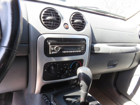 Used 2005 Jeep Liberty Limited image 11
