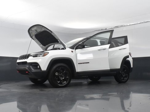 Used 2023 Jeep Compass Trailhawk image 30