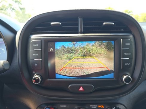 Used 2025 Kia Soul LX w/ LX Technology Package image 17