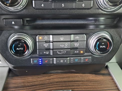 Used 2016 Ford F150 Lariat w/ Equipment Group 502A Luxury image 18