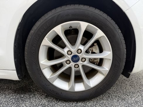 Used 2019 Ford Fusion SE image 12