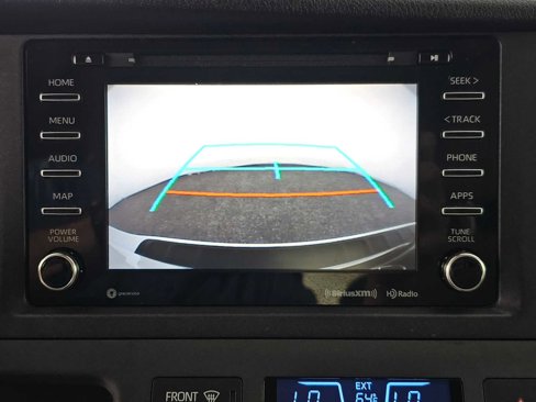 Used 2020 Toyota Sienna LE image 28
