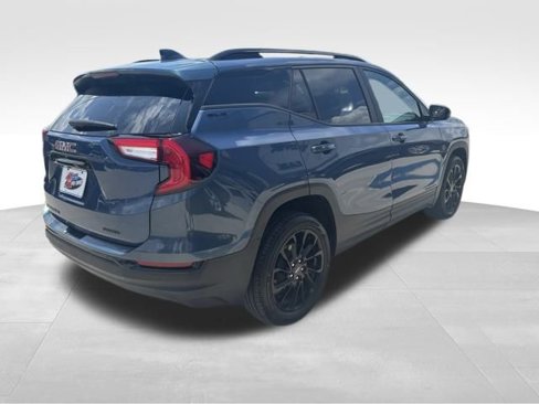 Used 2024 GMC Terrain SLE w/ Driver Convenience Package image 7