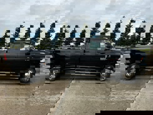 Used 2015 RAM 3500 Tradesman w/ Chrome Appearance Group image 4
