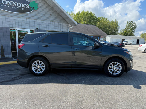 Used 2020 Chevrolet Equinox LS w/ LS Convenience Package image 2