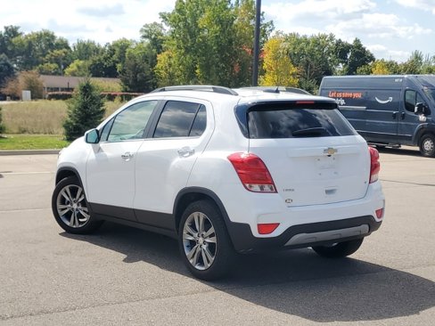 Used 2019 Chevrolet Trax LT w/ LT Convenience Package image 3