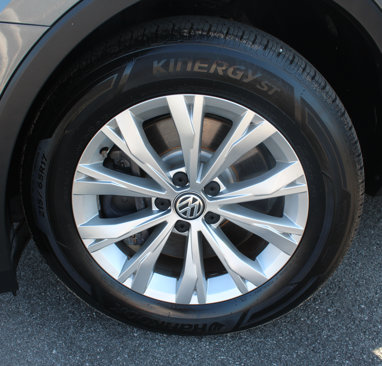 Used 2018 Volkswagen Tiguan S image 19