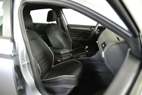 Used 2023 Volkswagen Jetta Sport image 18