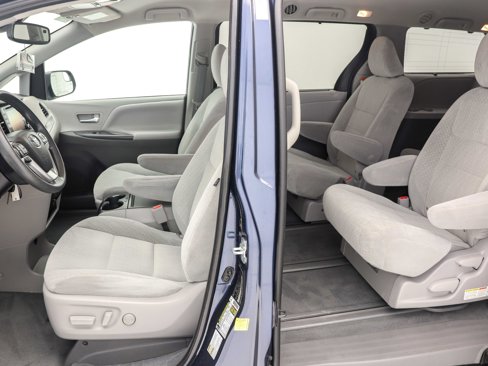 Used 2020 Toyota Sienna LE image 16