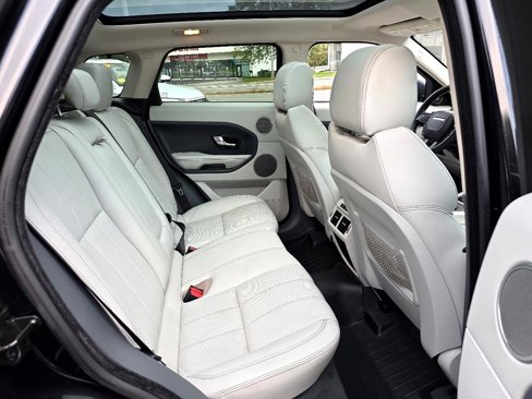 Used 2015 Land Rover Range Rover Evoque Prestige image 43
