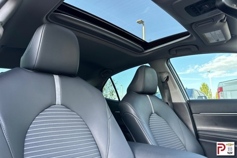 Used 2024 Toyota Camry SE image 17